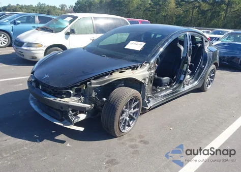 2018 Tesla Model 3 Long Range/Mid Range z USA, uszkodzony, nr VIN 5YJ3E1EA5JF173389